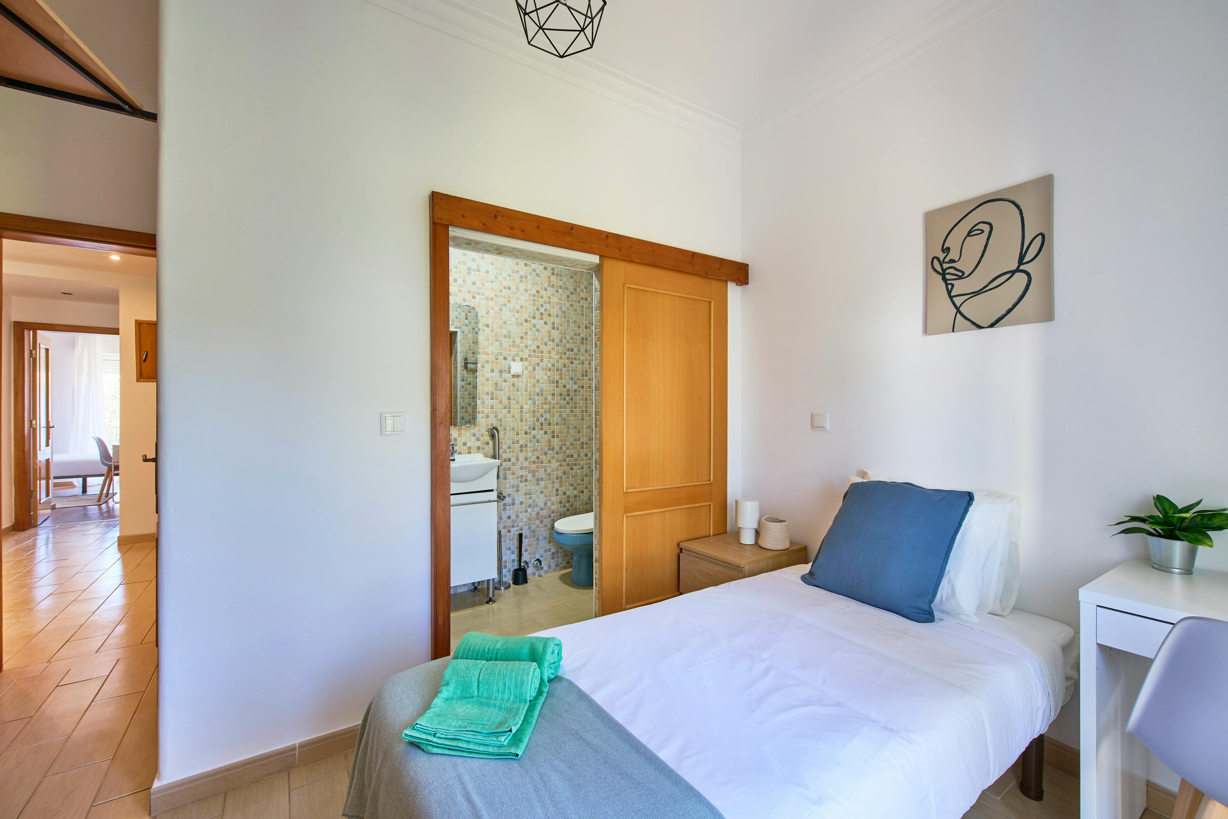 Privé kamer te huur voor € 650 per maand in Estoril, Estrada Alapraia