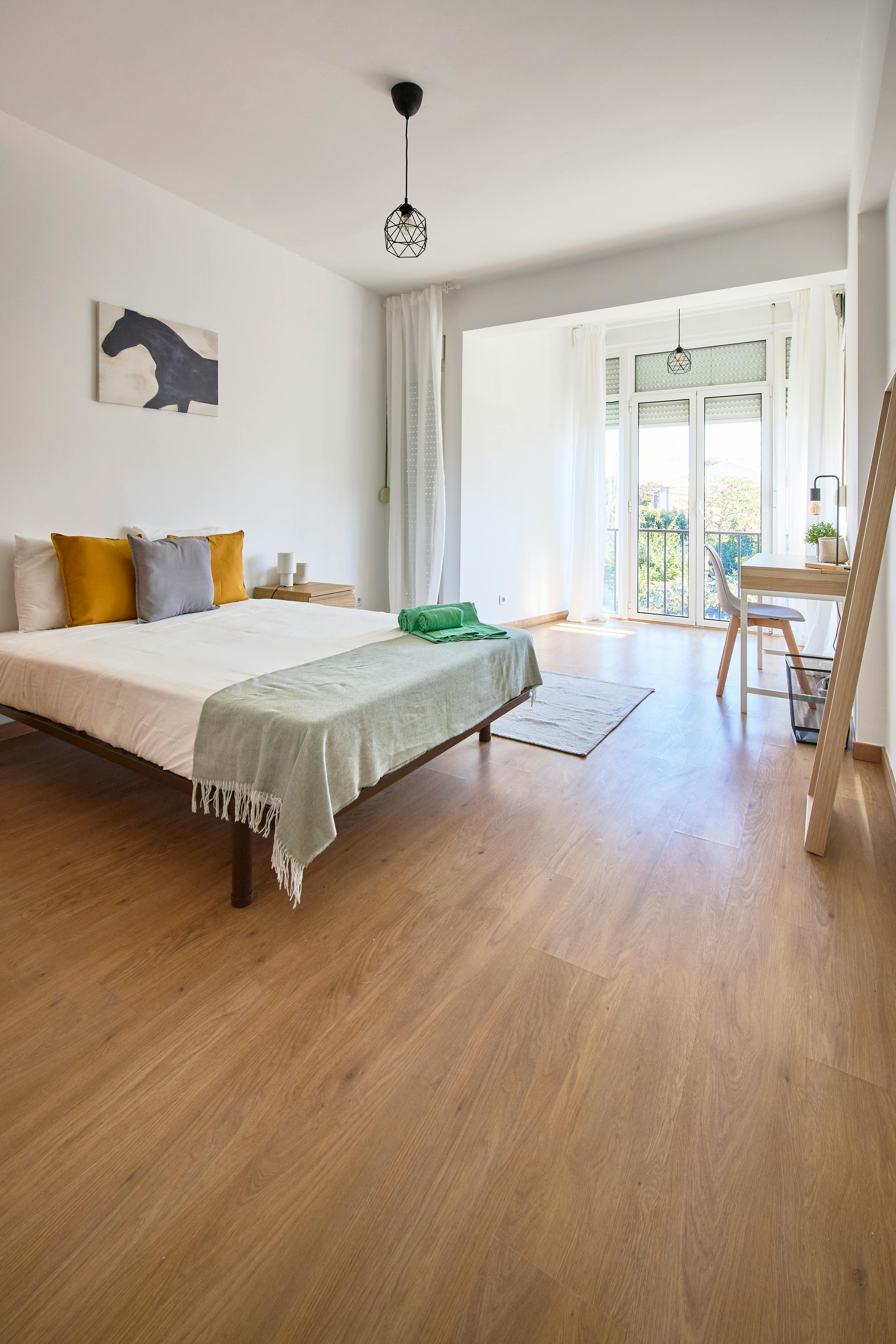 Private room for rent for €650 per month in Estoril, Estrada Alapraia
