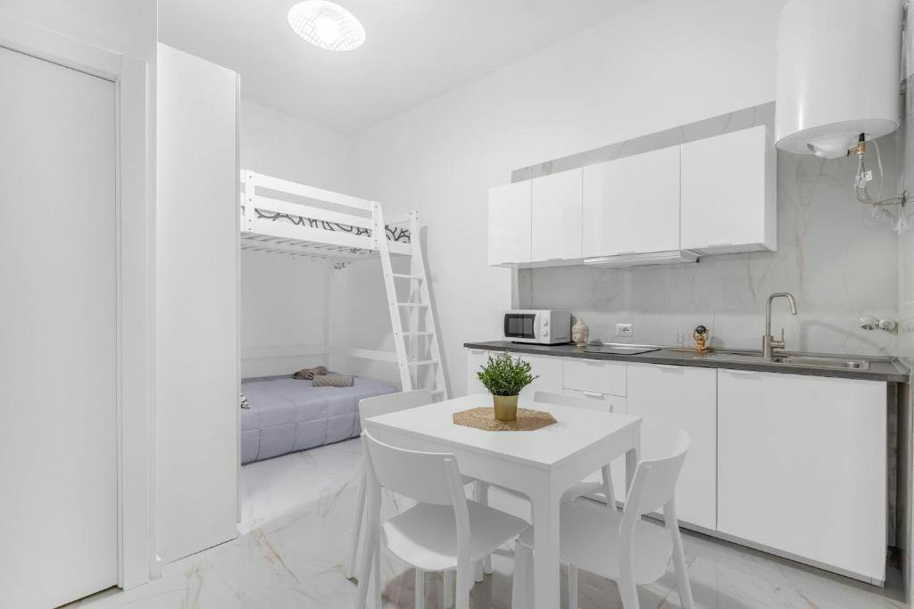 Monolocale in affitto a 1000 € al mese a Milan, Via Arquà