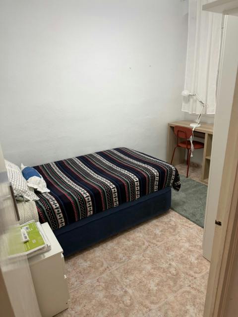 Clădire de închiriat pentru 550 EUR pe lună în Málaga, Calle Mendoza