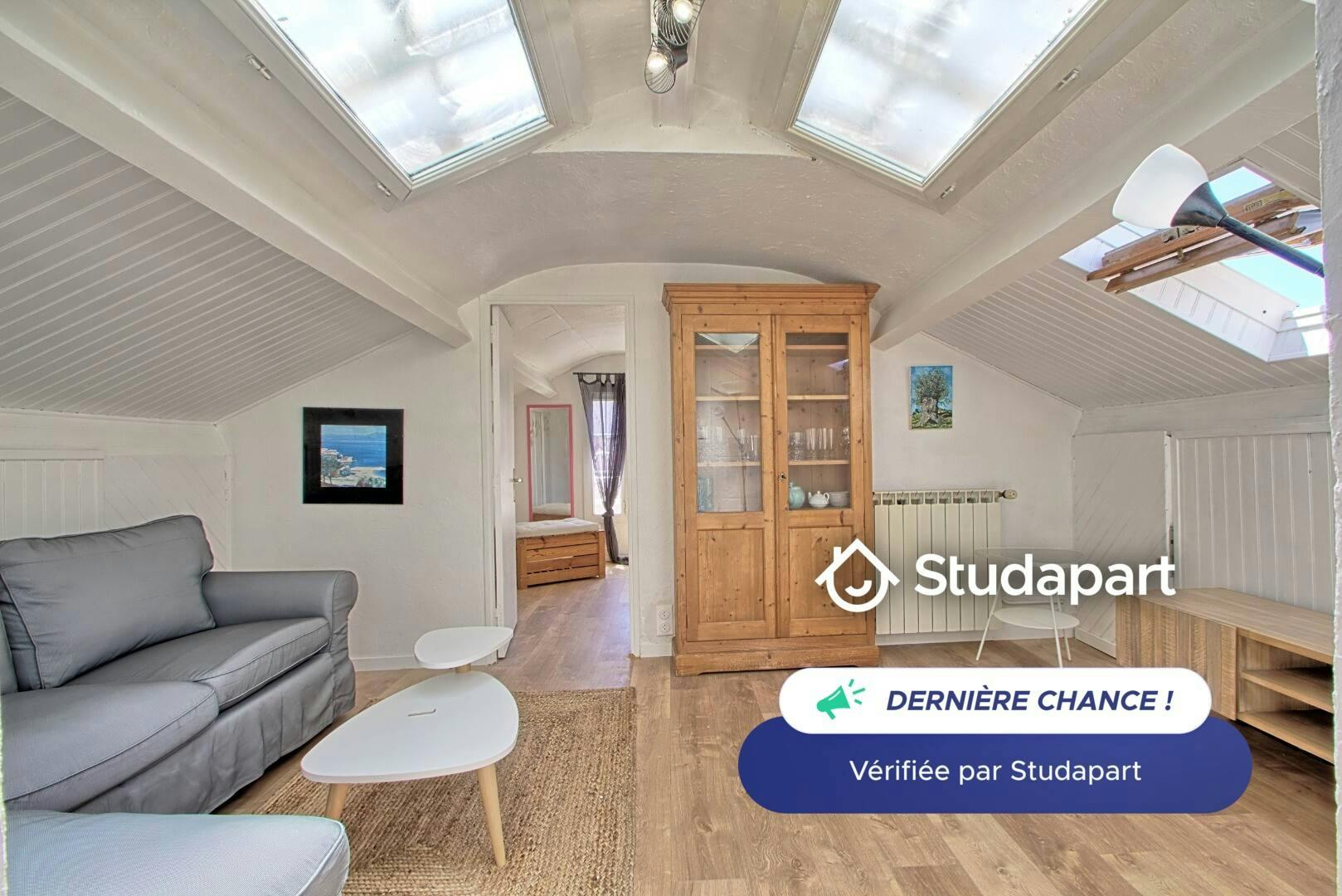 Apartment for rent for €850 per month in Toulon, Rue Langeron
