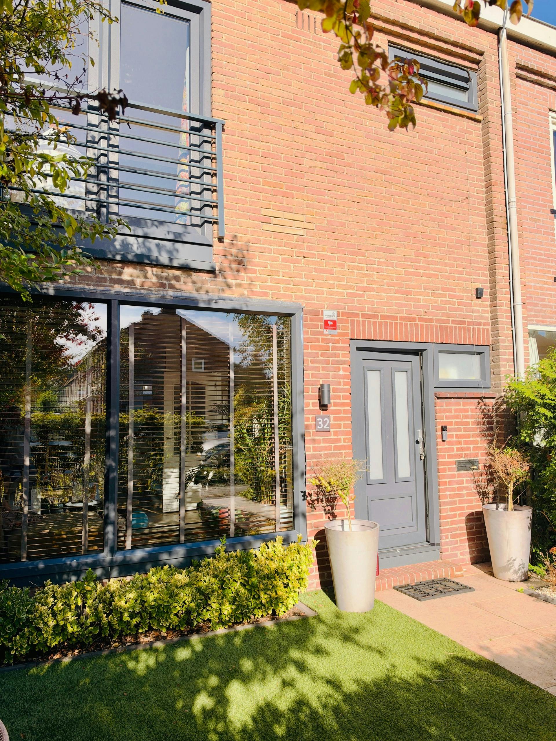 Haus zu mieten für 3.600 € pro Monat in Amstelveen, Van der Leeklaan
