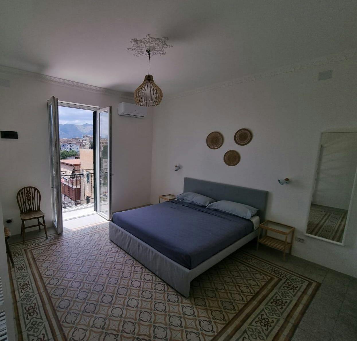 Appartement te huur voor € 550 per maand in Palermo, Via Re Tancredi