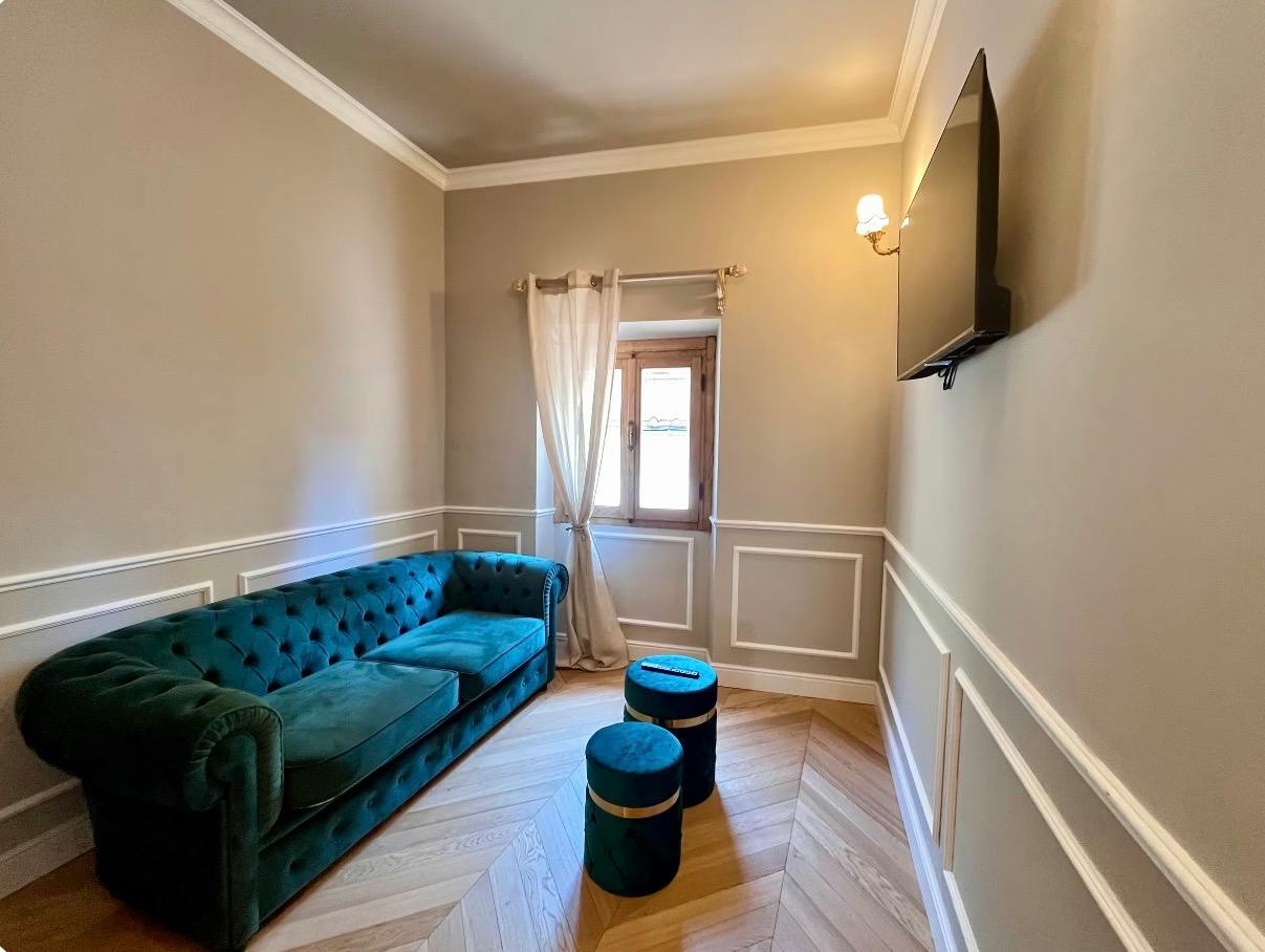 Apartment for rent for €2,500 per month in Florence, Via di Camaldoli