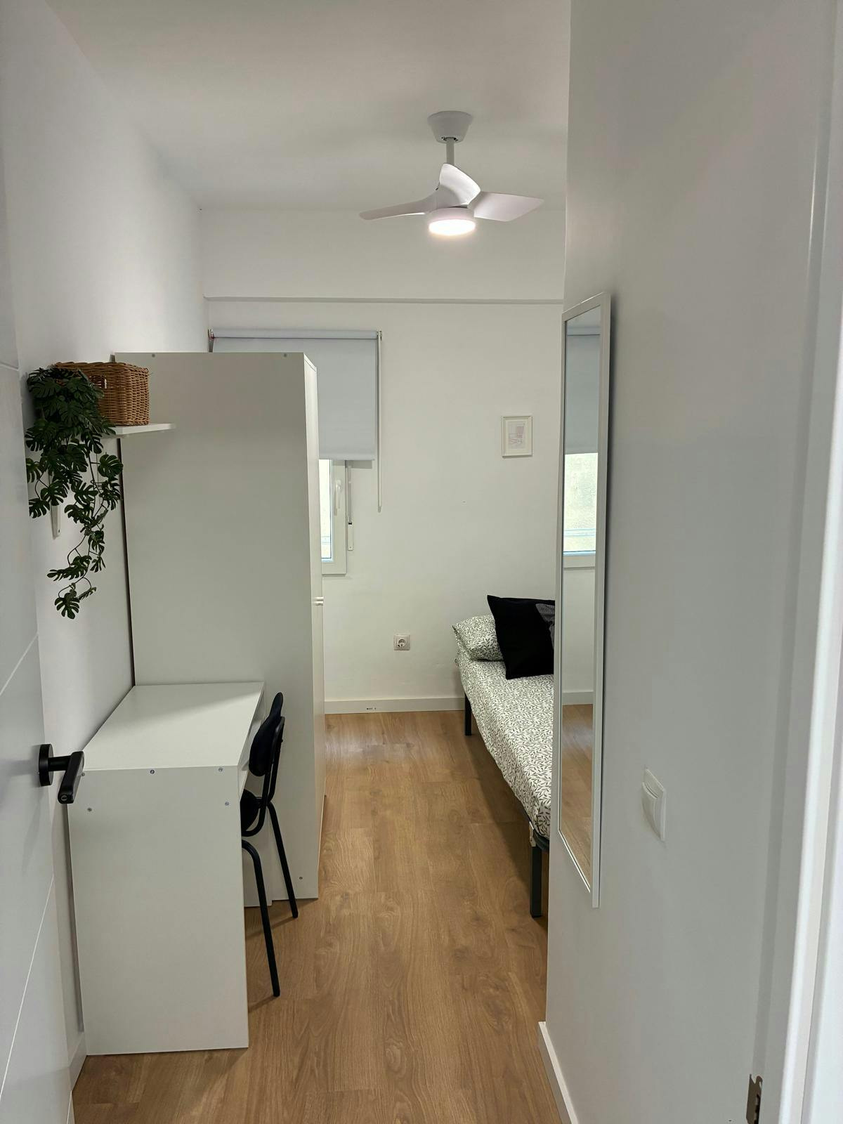 Отдельная комната сдается в аренду за 330 € в месяц в Valencia, Carrer del Litògraf Pascual i Abad