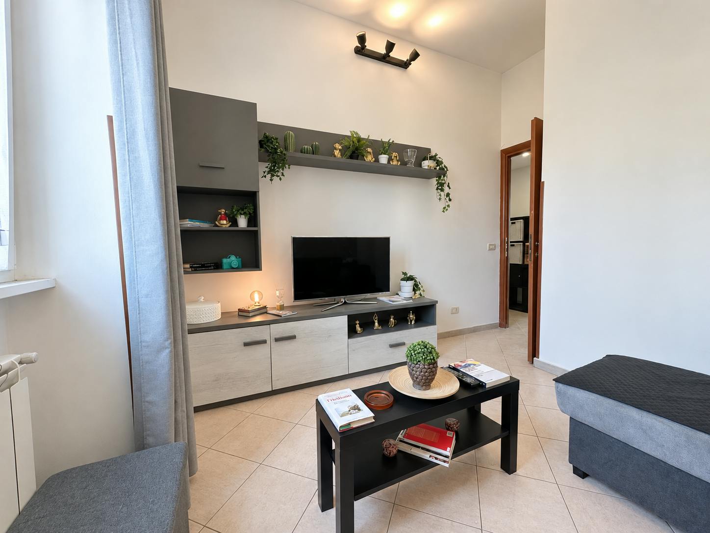 1-Bedroom Building in Via della Marranella, Rome (1748186) ROOM 1