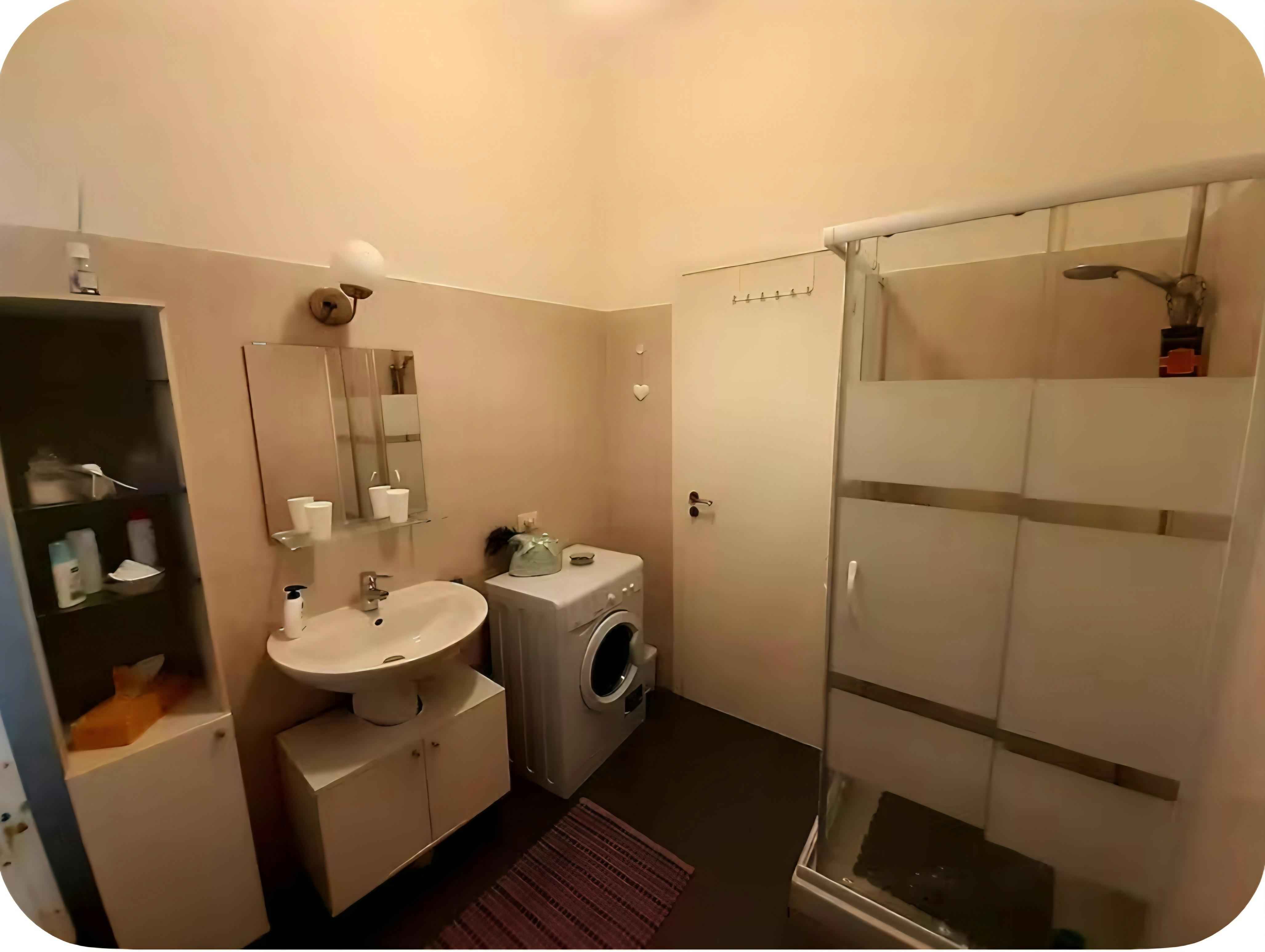2-Bedroom Apartment in Via Massimo D'Azeglio, Trieste (1748217) room image 8