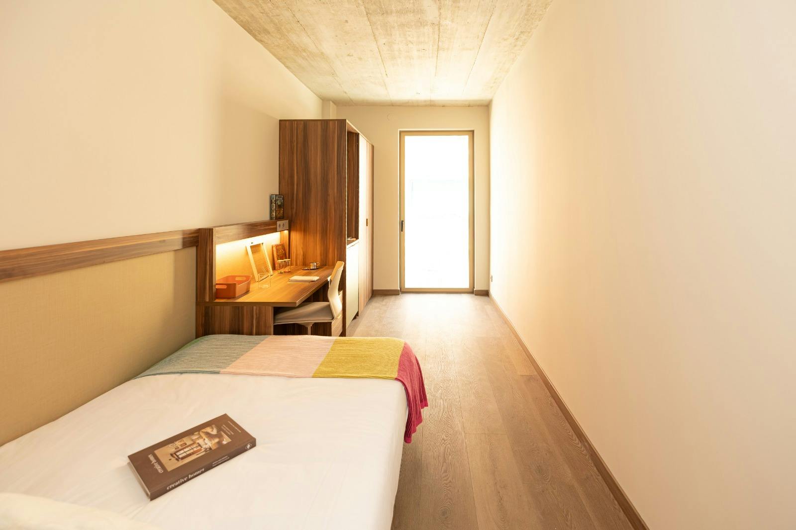 Carrer del Portal de Santa Madrona, Barcelona preview