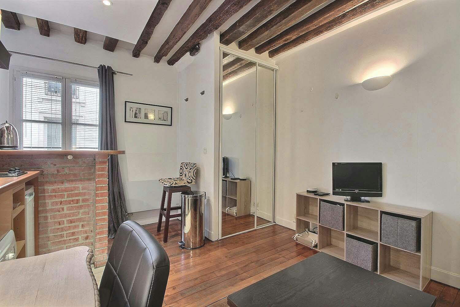 Garsonieră de închiriat pentru 1.315 EUR pe lună în Paris, Rue Sauval