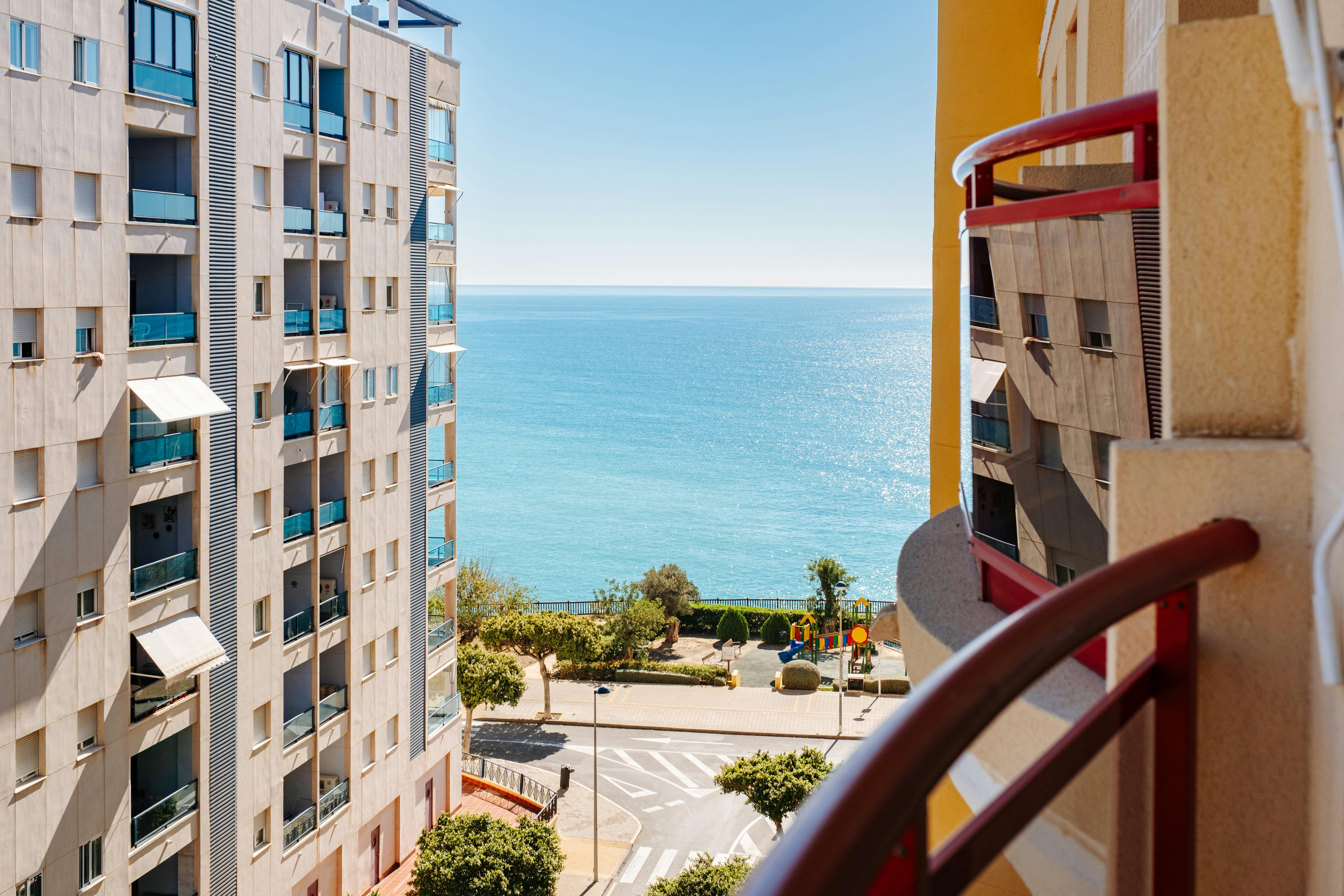 Apartment for rent for €1,200 per month in Villajoyosa, Calle Baladre