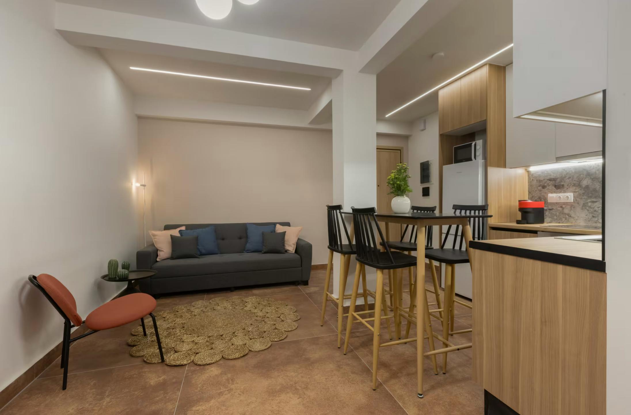 Appartement à louer pour 1 300 €/mois à Kallithéa, Charokopou