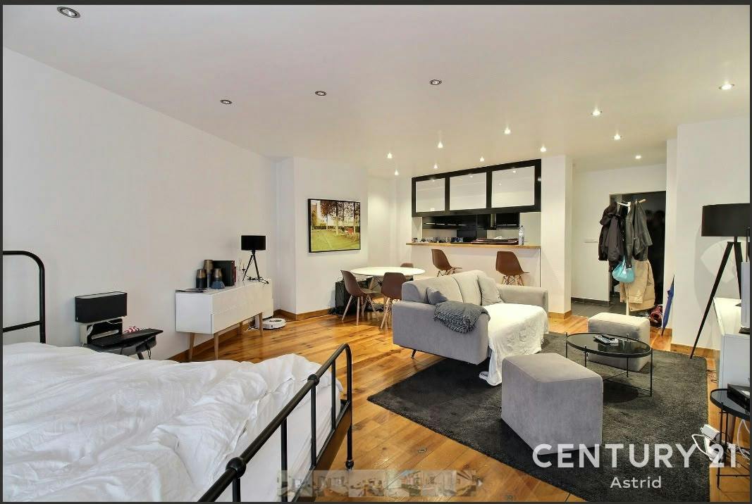 Studio te huur voor € 1.250 per maand in Brussels, Rue Royale