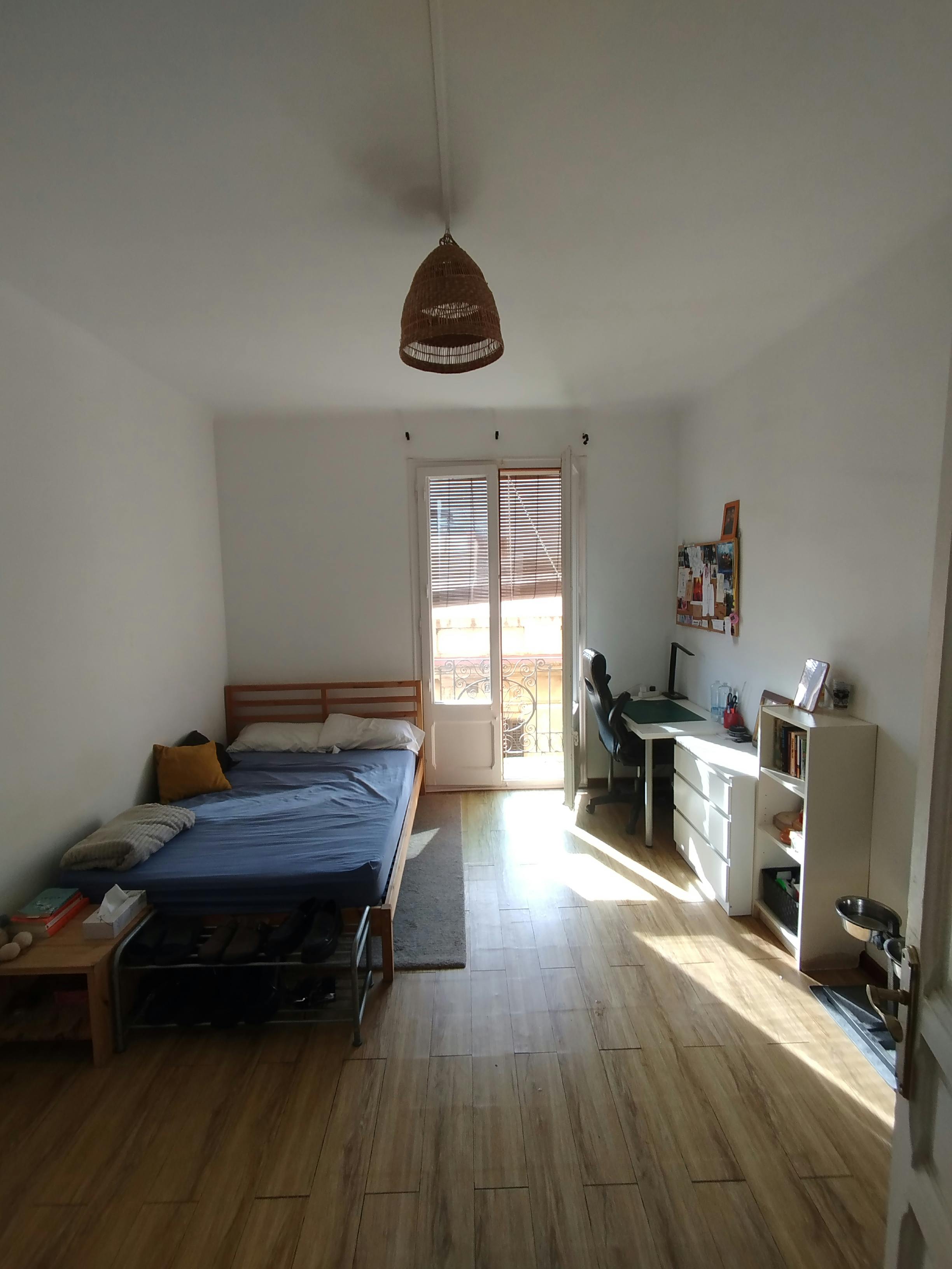 Mieszkanie do wynajęcia za 850 € miesięcznie w mieście Barcelona, Carrer d'Aulèstia i Pijoan
