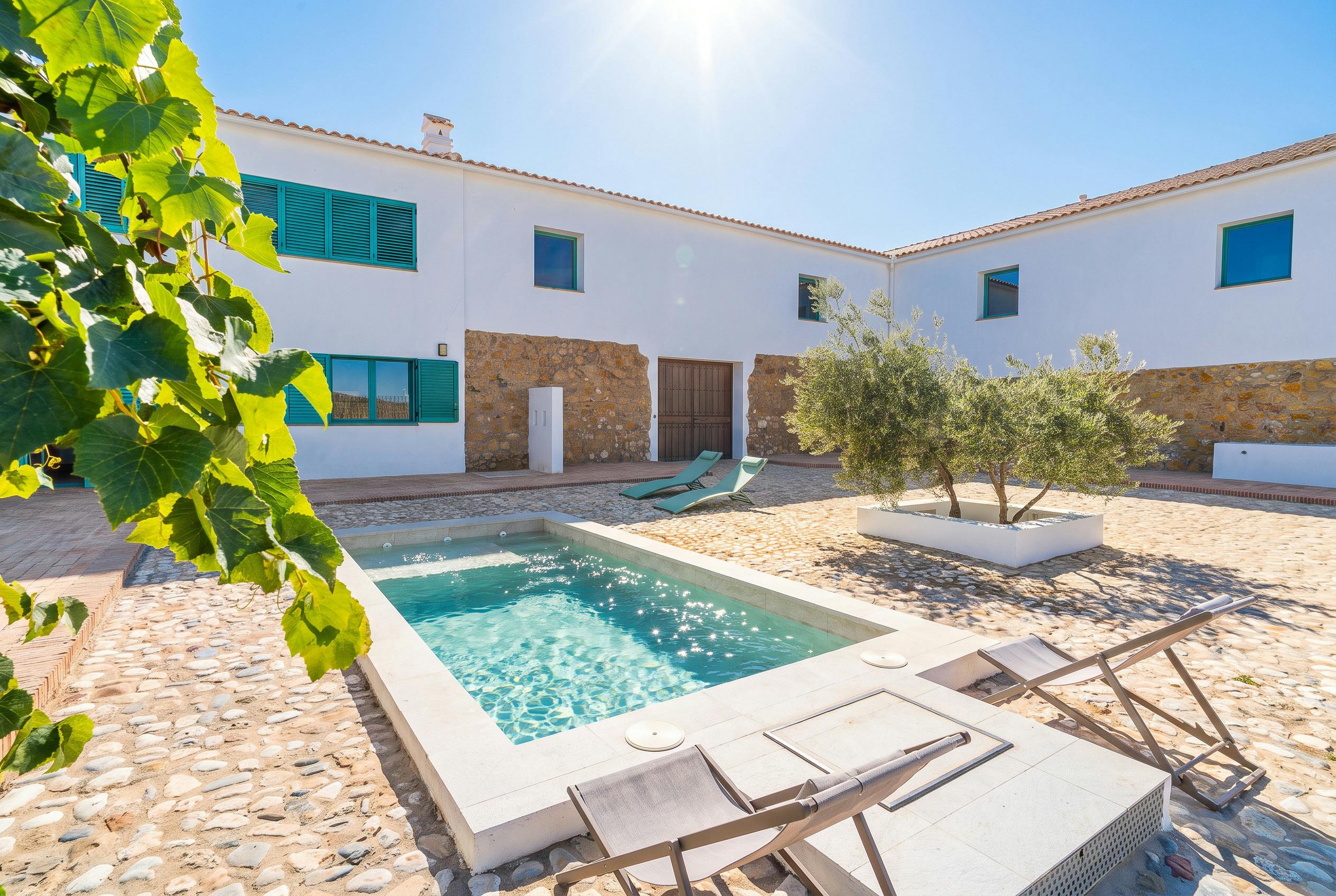 House for rent for €9,999 per month in Teba, A-357