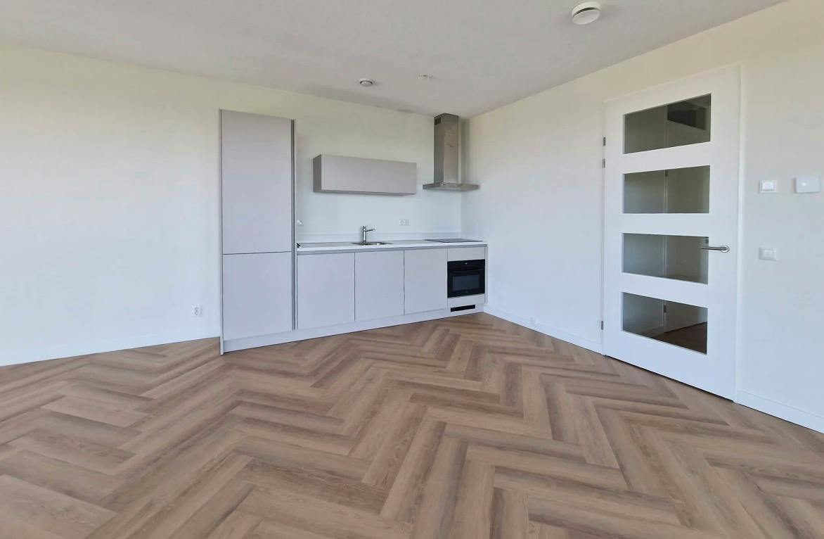 公寓 正在以 €2,900 的月租出租，其位于 The Hague, Randveen