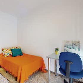 Private room for rent for €340 per month in Valencia, Carrer de Pere Aleixandre