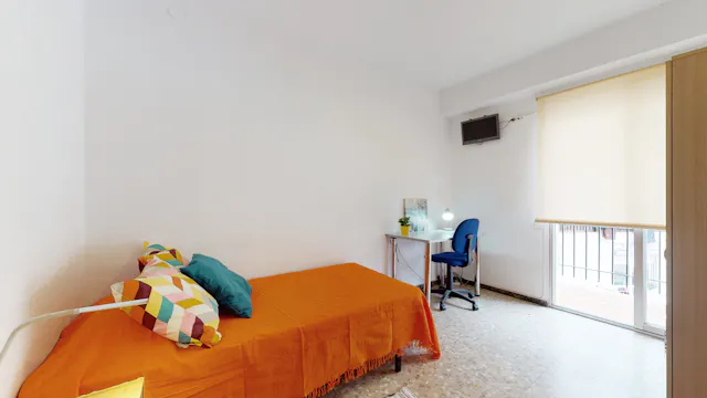 Private room in Carrer de Pere Aleixandre, Valencia (313989) room image 2
