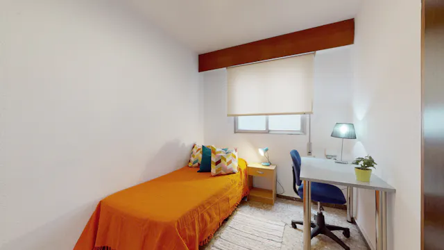 Private room in Carrer de Pere Aleixandre, Valencia (313993) room image 1