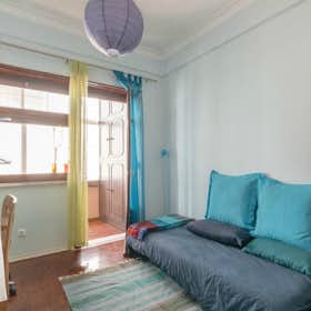 Private room for rent for €700 per month in Lisbon, Rua Alexandre Ferreira