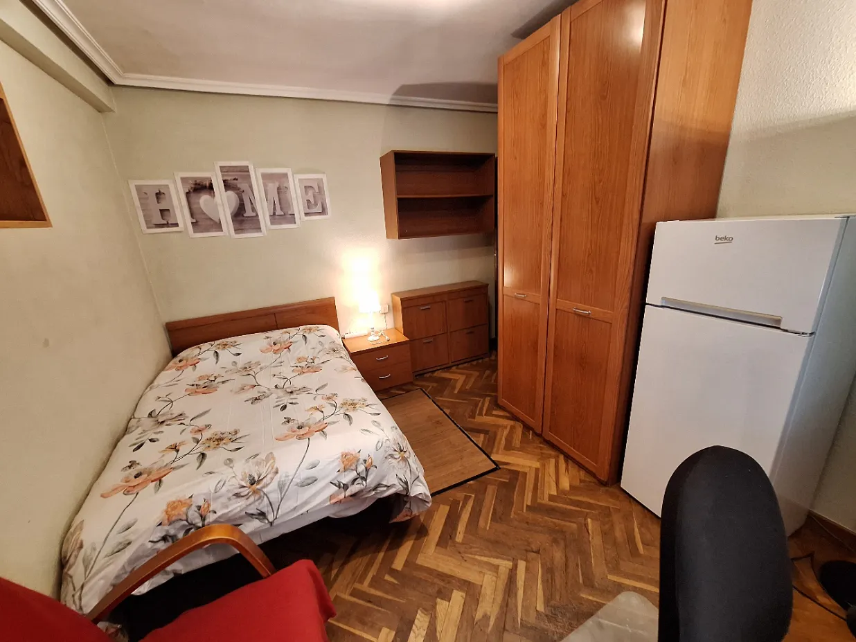 Private room in Avenida de los Maristas, Salamanca (492578) ROOM 3