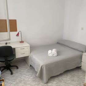 Private room for rent for €550 per month in Málaga, Calle Diego de Almaguer