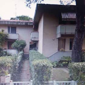 Квартира сдается в аренду за 850 € в месяц в Marina di Pisa-Tirrenia-Calambrone, Via delle Margherite