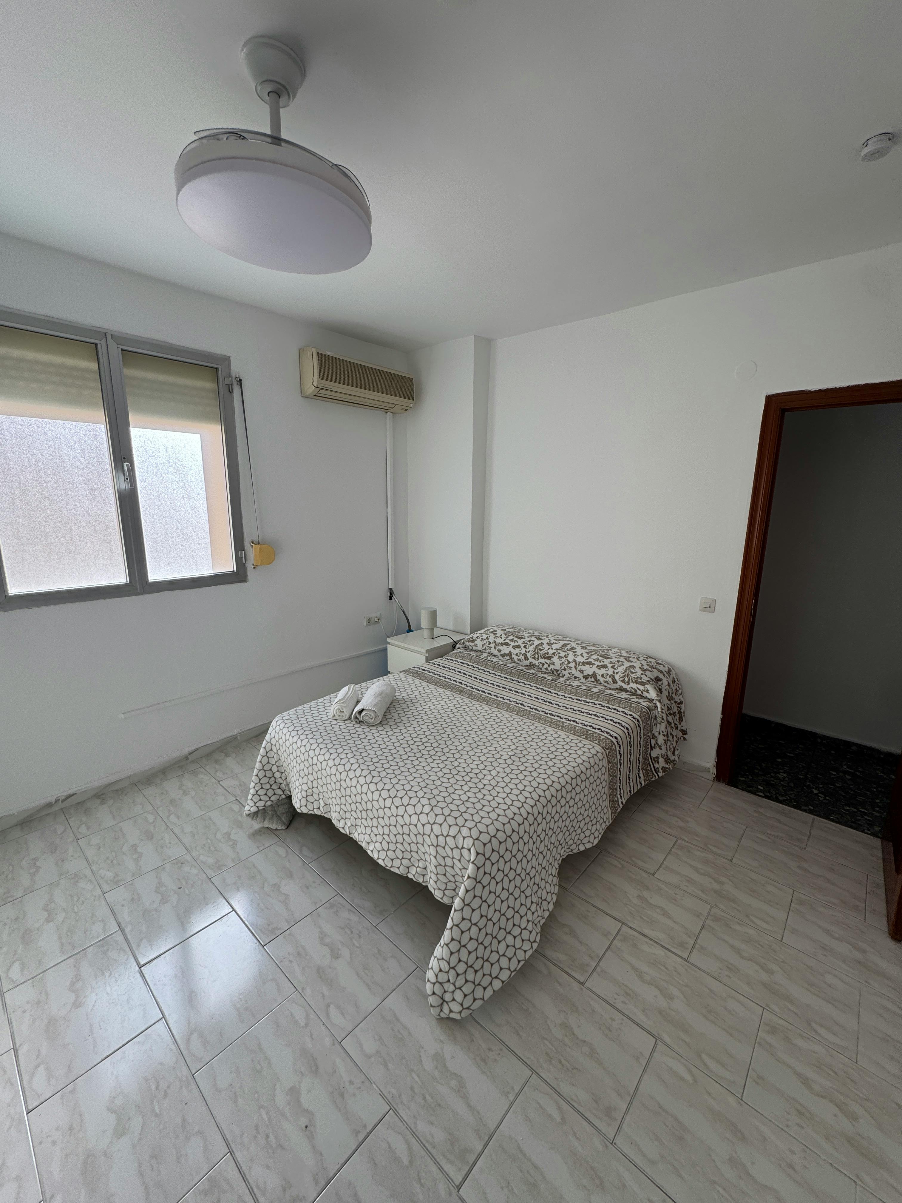 Private room for rent for €600 per month in Málaga, Calle Diego de Almaguer