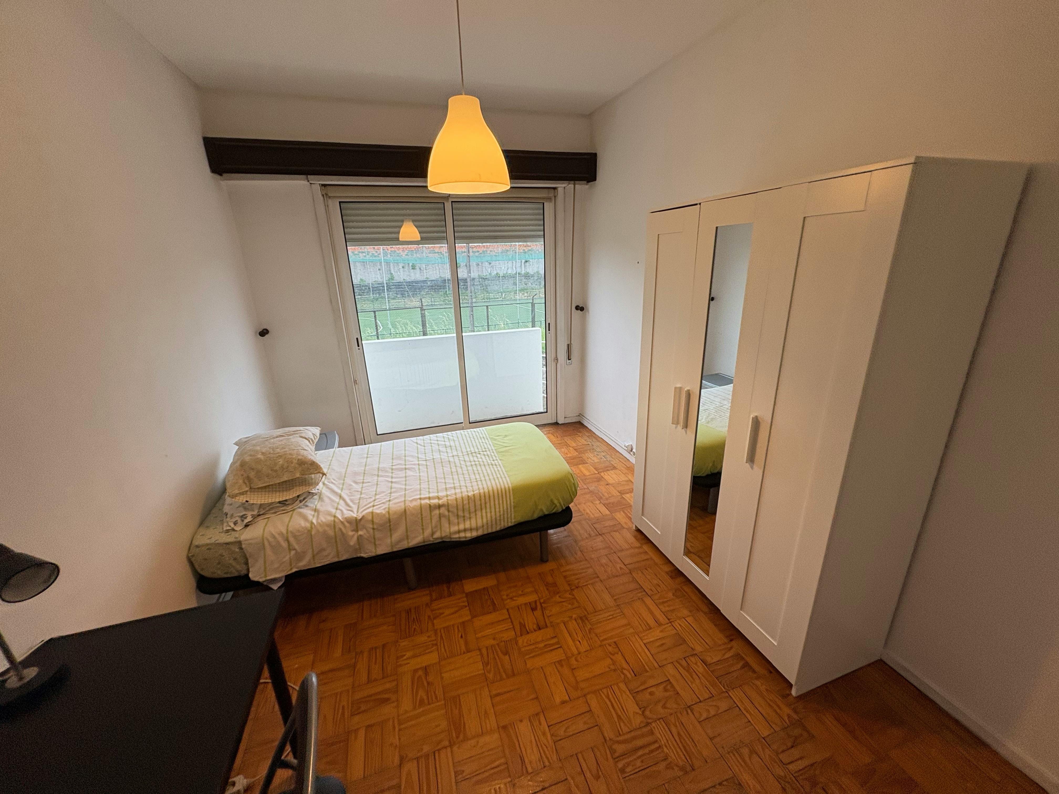 Cameră privată de închiriat pentru 420 EUR pe lună în Porto, Rua de Diogo Cão