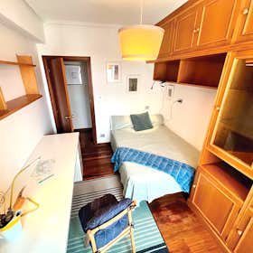 Private room for rent for €515 per month in Bilbao, Amadeo Deprit Kalea
