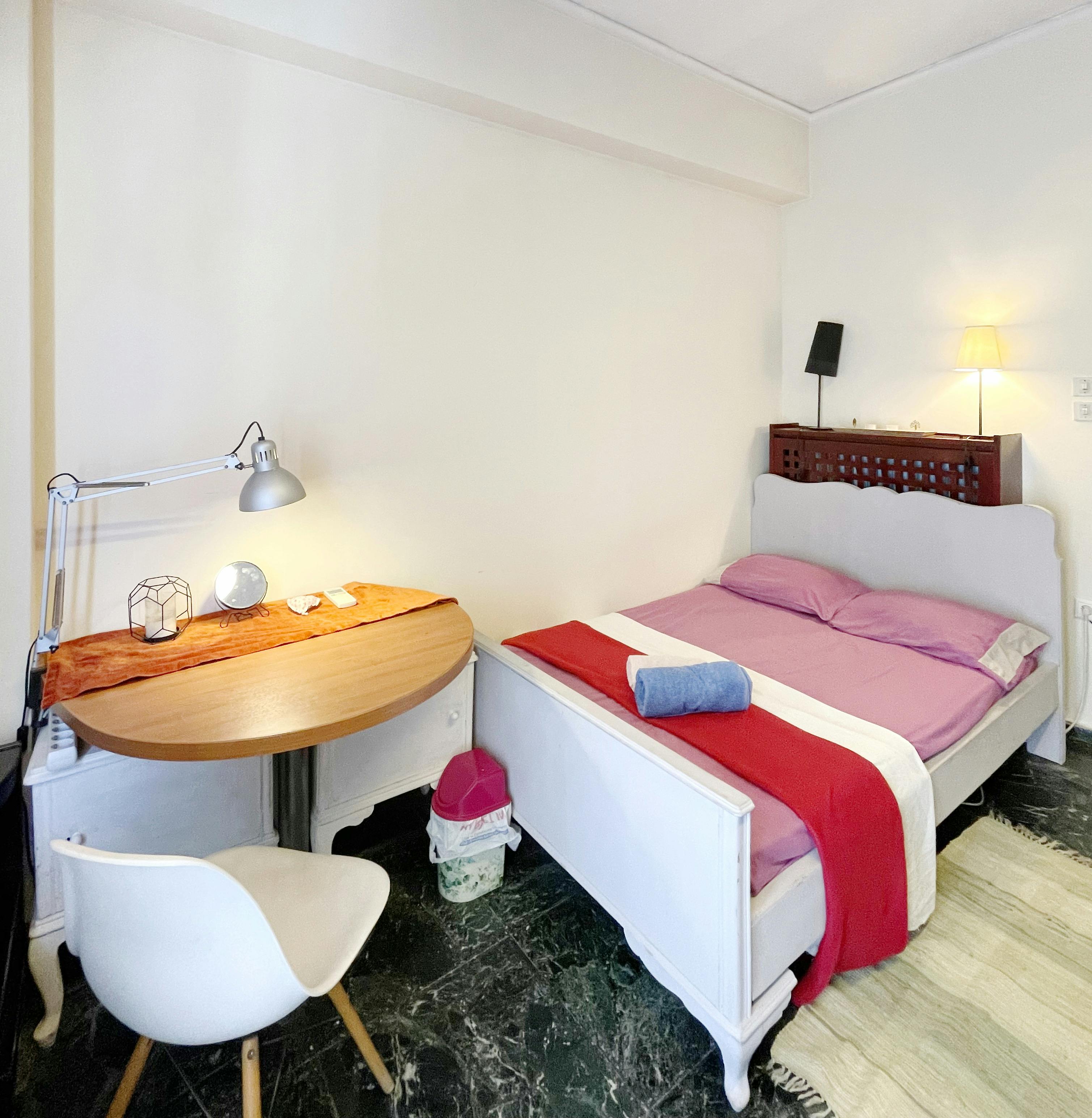 Private room for rent for €350 per month in Athens, 3is Septemvriou