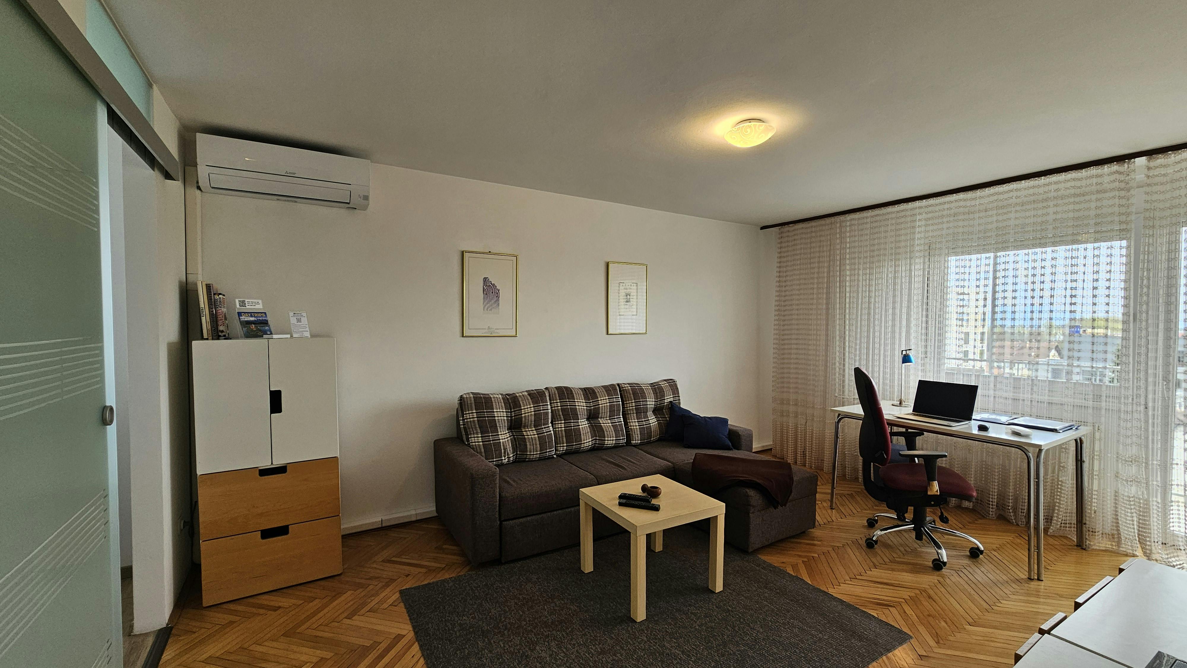 Apartment for rent for €950 per month in Ljubljana, Šarhova ulica