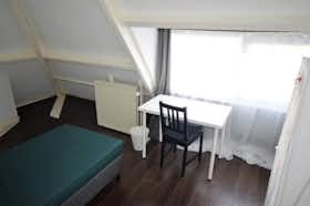 Private room for rent for €750 per month in Voorburg, Heeswijkstraat