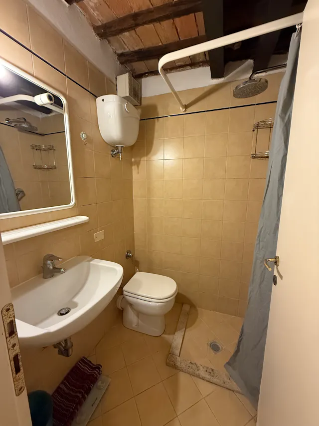 Apartment in Via Vallerozzi, Siena room image 1