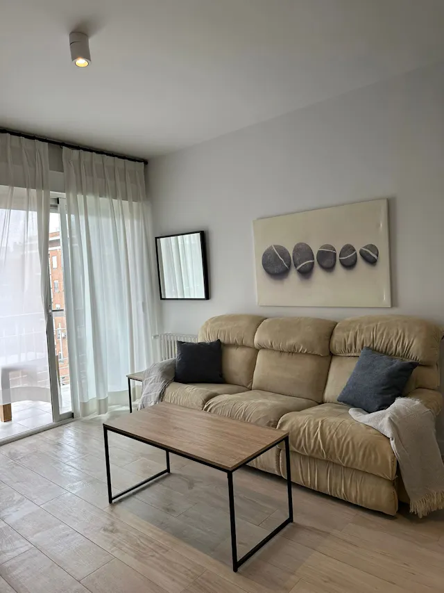 2-Bedroom Apartment in Avenida de Brasil, Madrid (609216) room image 1