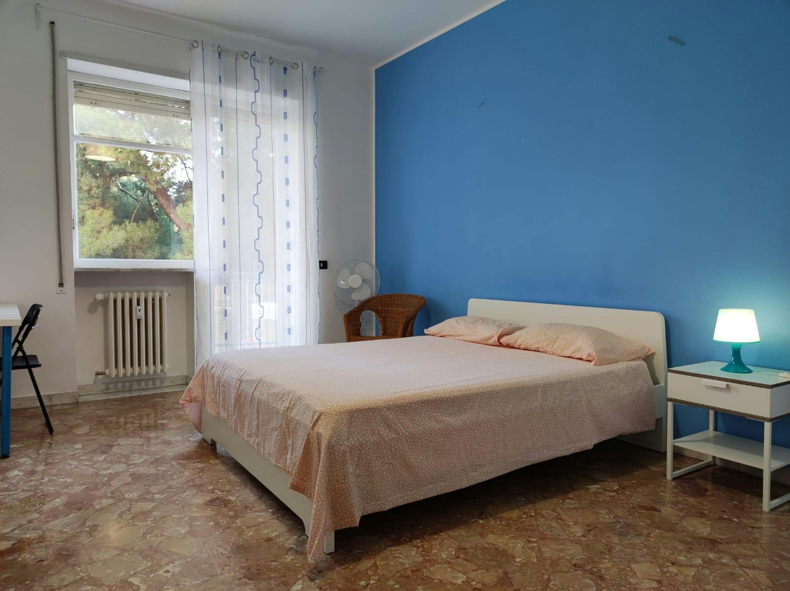 Отдельная комната сдается в аренду за 470 € в месяц в Bari, Viale Ennio Quinto