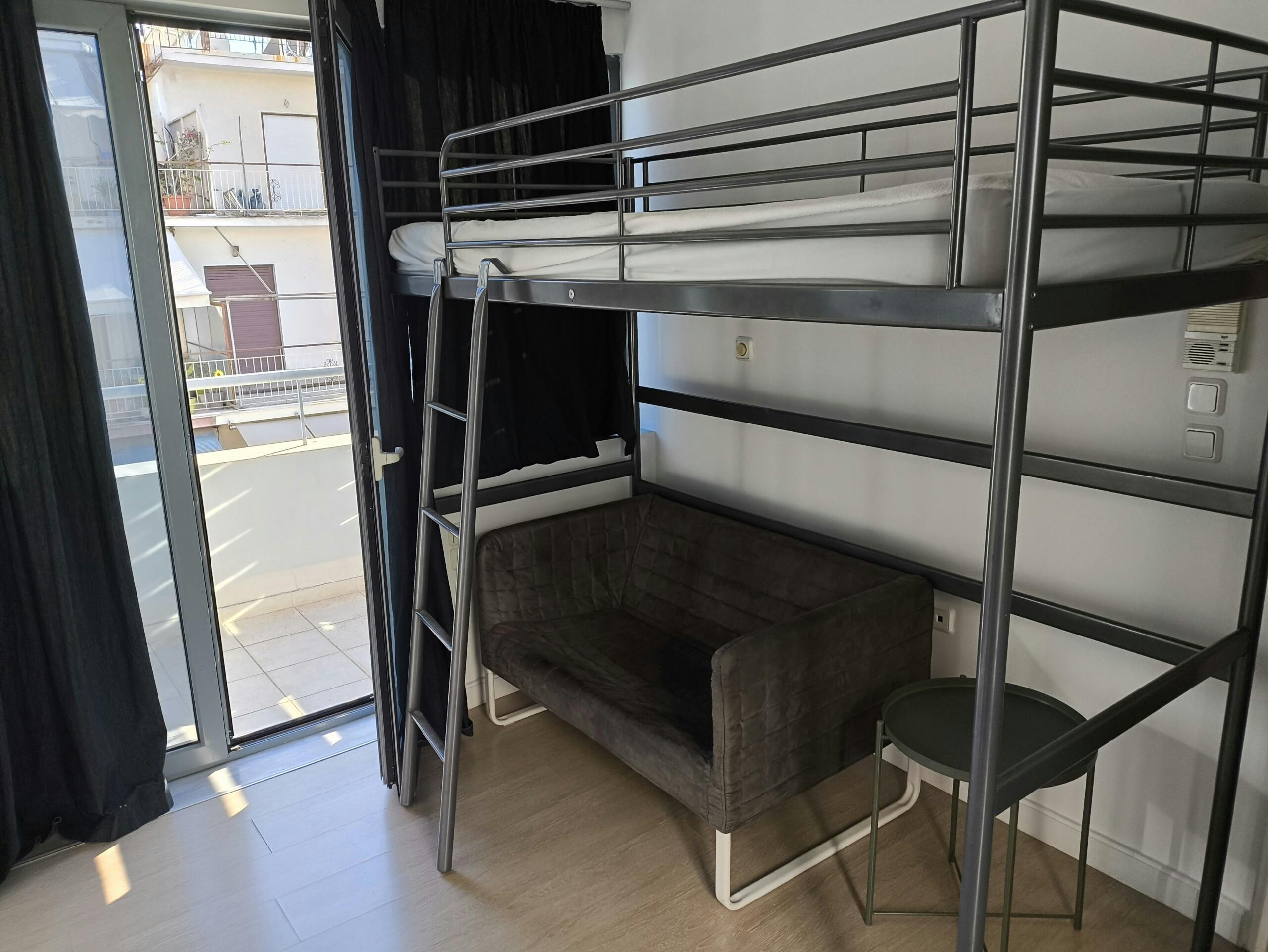 Studio for rent for €600 per month in Athens, Kastellorizou