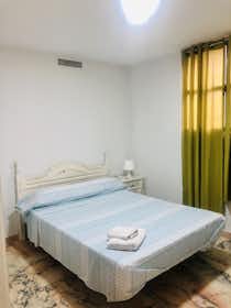 Privé kamer te huur voor € 410 per maand in Sevilla, Calle Porvenir