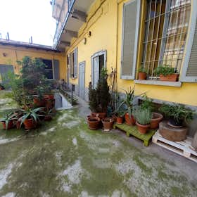 Private room for rent for €500 per month in Milan, Via Pietro di Pietramellara