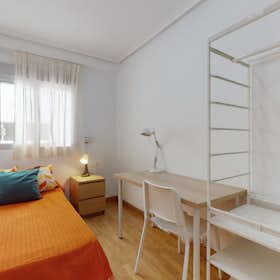 Private room for rent for €310 per month in Valencia, Plaça del Poeta Vicente Gaos