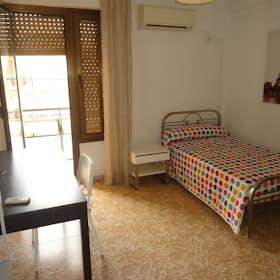 Private room for rent for €255 per month in Córdoba, Plaza de la Costa del Sol