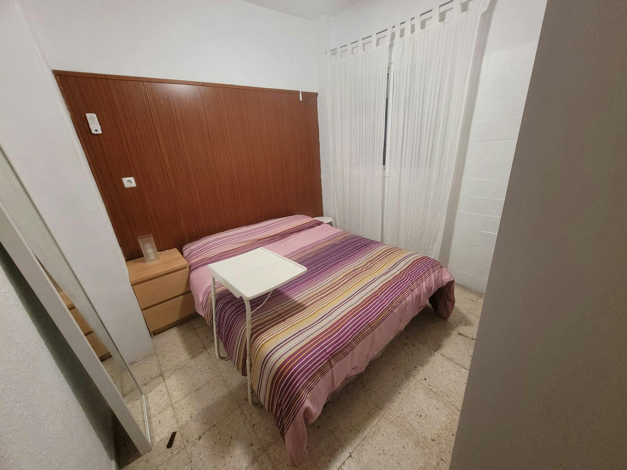 Private room for rent for €395 per month in Sevilla, Calle Fernando de Rojas