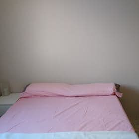 Private room for rent for €335 per month in Sevilla, Calle Fernando de Rojas
