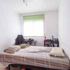 Private room for rent for €295 per month in Espinardo, Calle Fuensanta