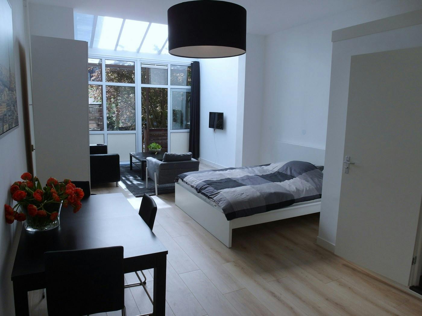 Studio for rent for €1,285 per month in Rotterdam, Voorschoterlaan