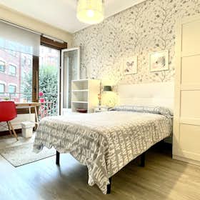 WG-Zimmer for rent for 640 € per month in Bilbao, Landin Felix Doctor Kalea
