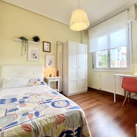 Privé kamer for rent for € 560 per month in Bilbao, Avenida del Ferrocarril