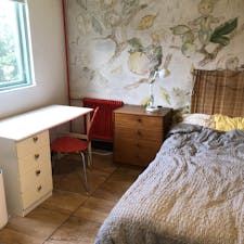 Private room for rent for SEK 5,500 per month in Handen, Vega allé