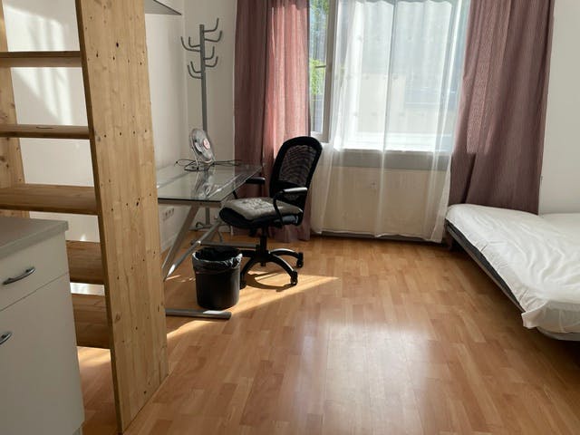 房源 正在以 €950 的月租出租，其位于 Munich, Lerchenauer Straße