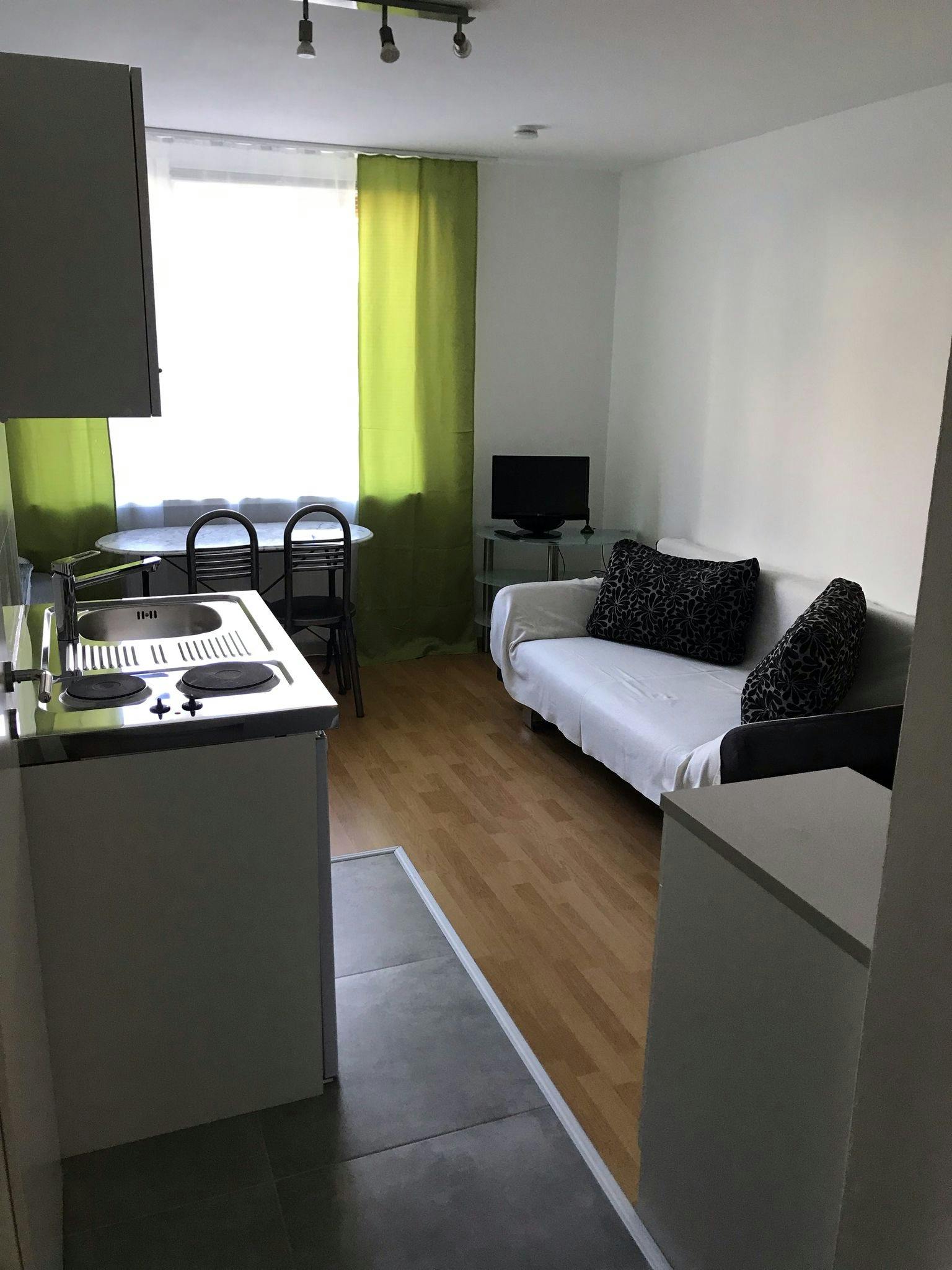 Mieszkanie do wynajęcia za 950 € miesięcznie w mieście Munich, Lerchenauer Straße