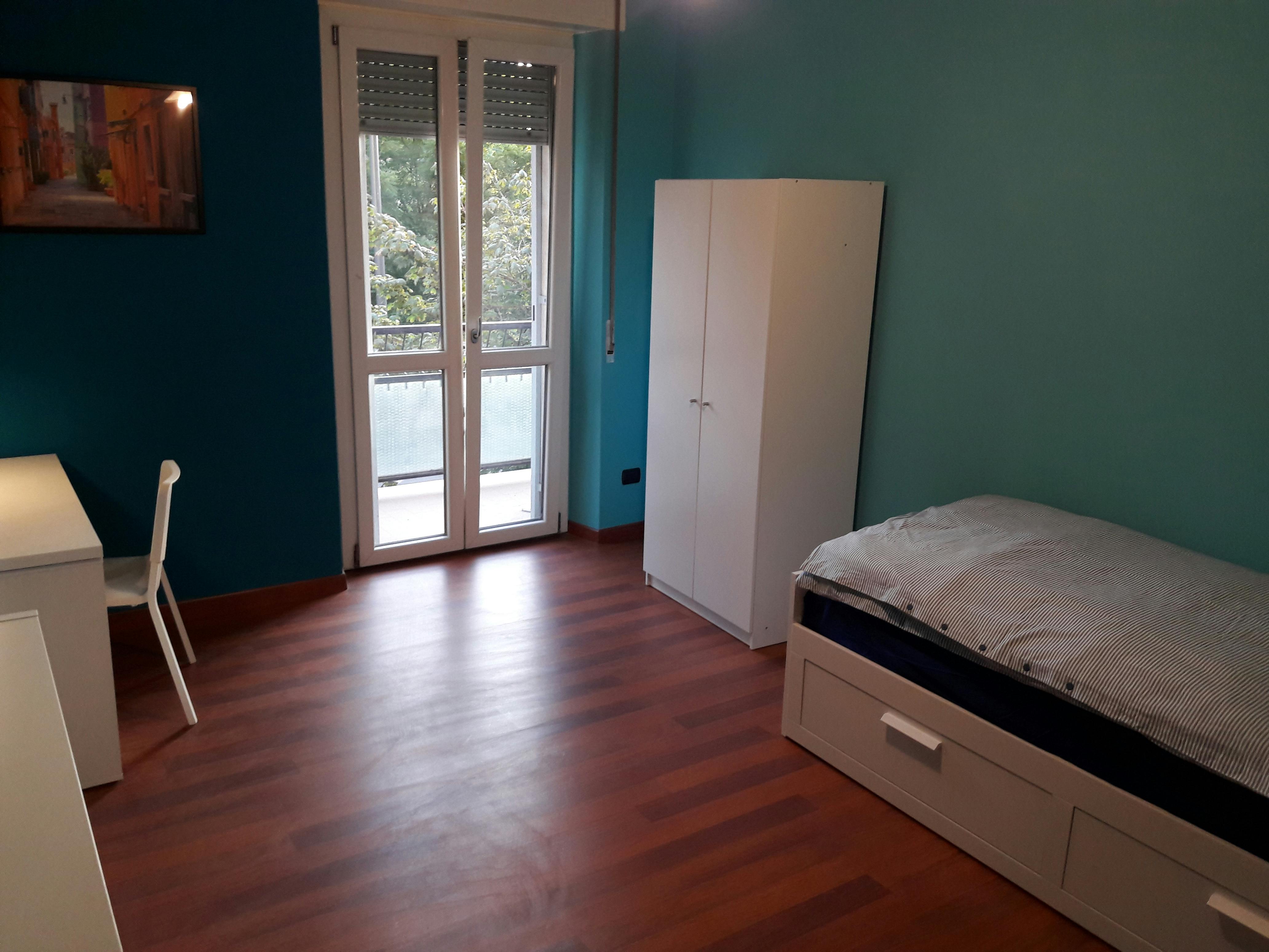 Private room for rent for €580 per month in Milan, Via Marco Ulpio Traiano